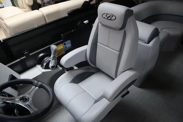 Slide: The Image of Bentley Pontoons Legacy 223 Navigator Triple Tube Pkg 2025 - 6