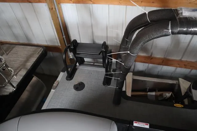 Slide: The Image of Bentley Pontoons Legacy 223 Navigator Triple Tube Pkg 2025 - 9