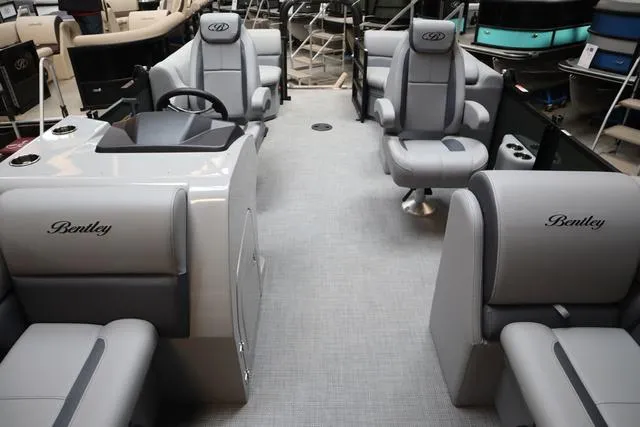 Slide: The Image of Bentley Pontoons Legacy 200 Navigator 2025 - 16