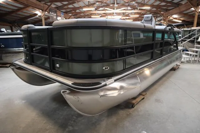 Slide: The Image of Bentley Pontoons Legacy 200 Navigator 2025 - 4