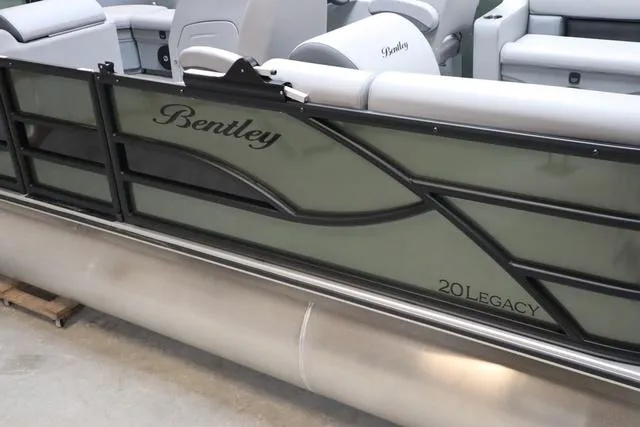 Slide: The Image of Bentley Pontoons Legacy 200 Navigator 2025 - 6