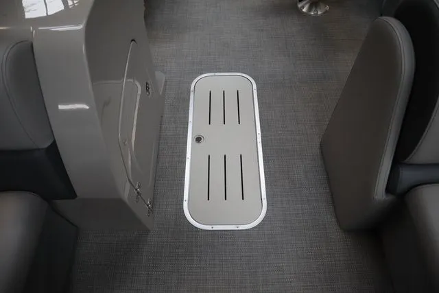 Slide: The Image of Bentley Pontoons Legacy 223 QSB Triple Tube Pkg 2025 - 12