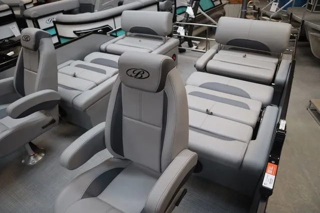 Slide: The Image of Bentley Pontoons Legacy 223 QSB Triple Tube Pkg 2025 - 23