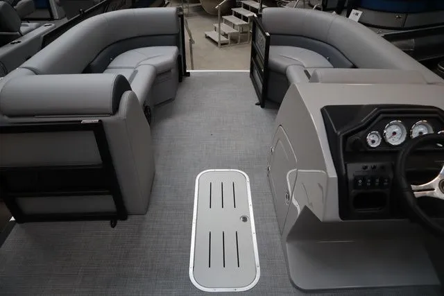 Slide: The Image of Bentley Pontoons Legacy 223 QSB Triple Tube Pkg 2025 - 9