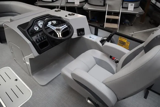 Slide: The Image of Bentley Pontoons Legacy 223 Swingback Triple Tube Pkg 2025 - 14