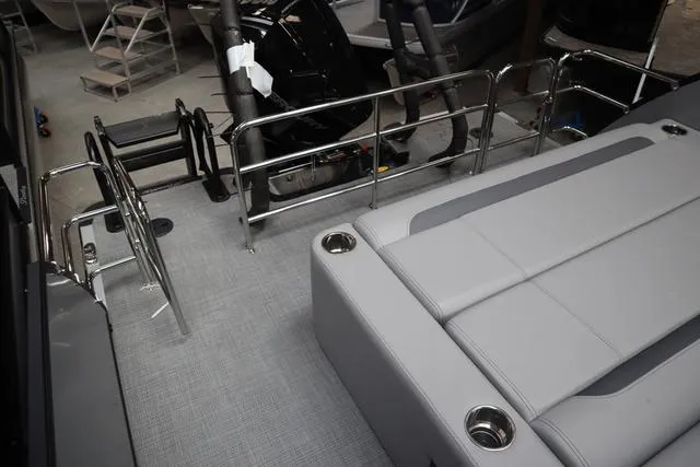 Slide: The Image of Bentley Pontoons Legacy 223 Swingback Triple Tube Pkg 2025 - 15