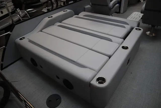 Slide: The Image of Bentley Pontoons Legacy 223 Swingback Triple Tube Pkg 2025 - 17