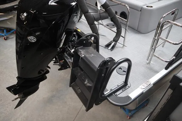 Slide: The Image of Bentley Pontoons Legacy 223 Swingback Triple Tube Pkg 2025 - 20