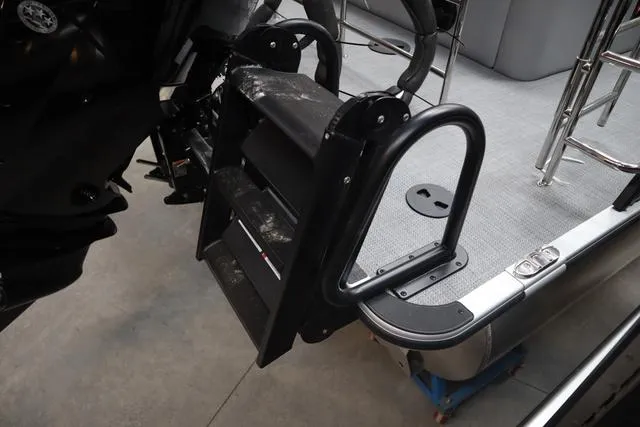 Slide: The Image of Bentley Pontoons Legacy 223 Swingback Triple Tube Pkg 2025 - 21