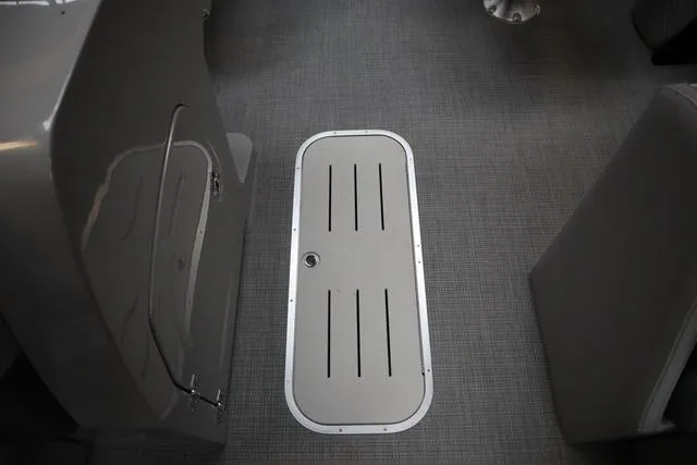 Slide: The Image of Bentley Pontoons Legacy 223 Swingback Triple Tube Pkg 2025 - 9