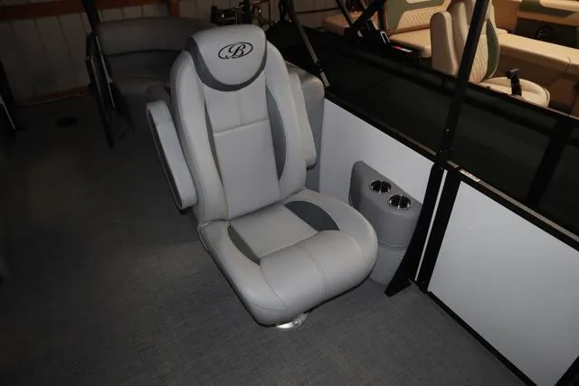 Slide: The Image of Bentley Pontoons Legacy 223 Navigator Triple Tube Pkg 2025 - 4