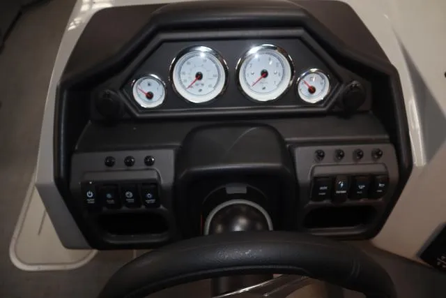 Slide: The Image of Bentley Pontoons Legacy 223 Navigator Triple Tube Pkg 2025 - 7