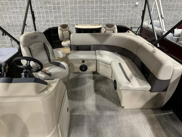 Slide: The Image of Bentley Pontoons Fish 200 4-Point 2025 - 5