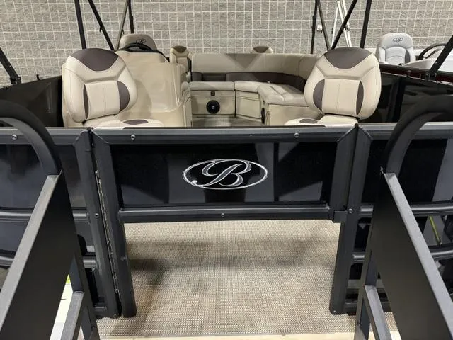 Slide: The Image of Bentley Pontoons Fish 200 4-Point 2025 - 6