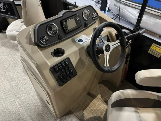 Slide: The Image of Bentley Pontoons Fish 200 4-Point 2025 - 7