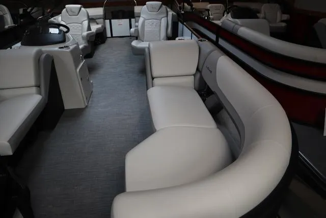 Slide: The Image of Lowe SS 230 WT 2025 - 3