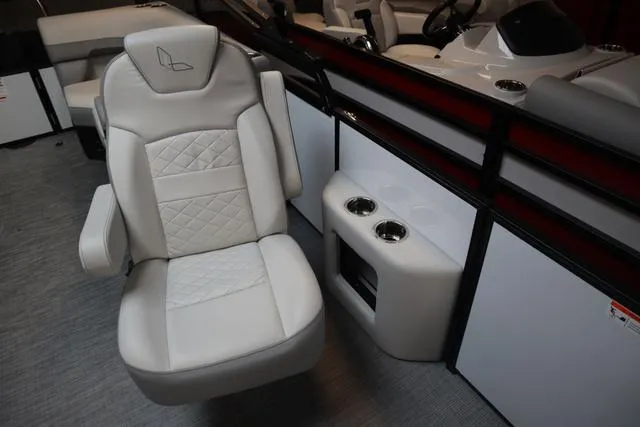 Slide: The Image of Lowe SS 230 WT 2025 - 5