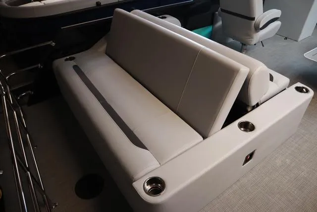 Slide: The Image of Bentley Pontoons Legacy 223 Swingback Triple Tube Pkg 2024 - 15