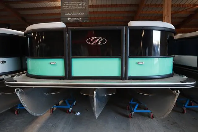 Slide: The Image of Bentley Pontoons Legacy 223 Swingback Triple Tube Pkg 2024 - 4