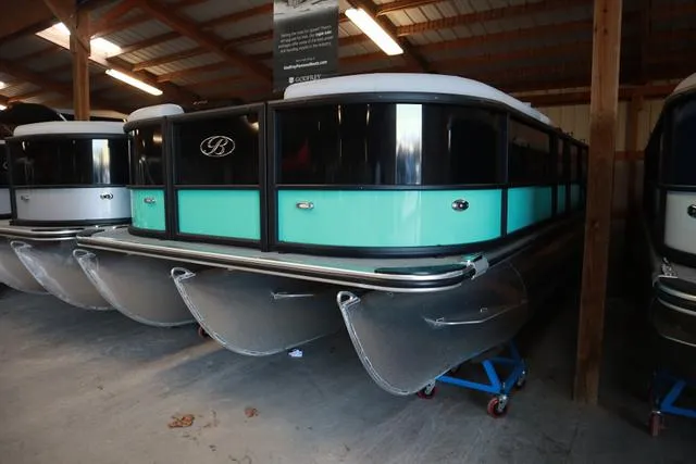 Slide: The Image of Bentley Pontoons Legacy 223 Swingback Triple Tube Pkg 2024 - 5