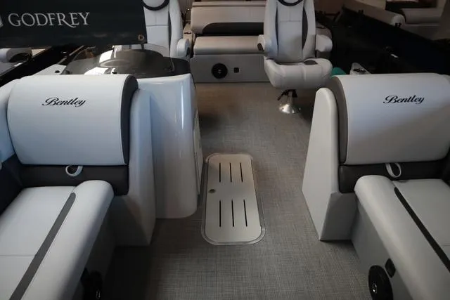 Slide: The Image of Bentley Pontoons Legacy 223 Swingback Triple Tube Pkg 2024 - 8