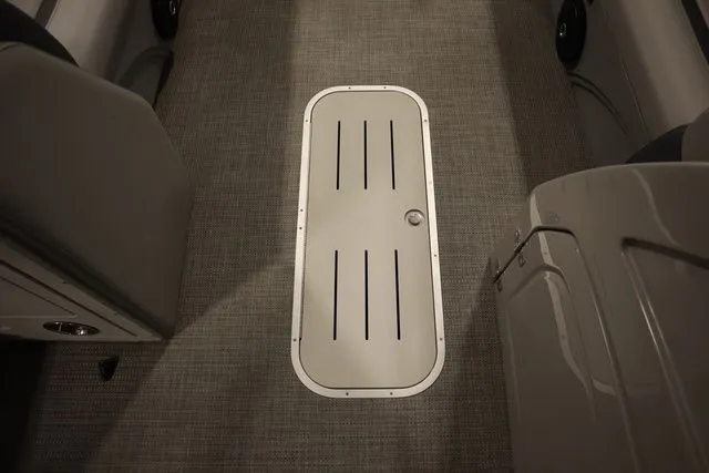 Slide: The Image of Bentley Pontoons Legacy 243 Swingback Triple Tube Pkg 2025 - 10