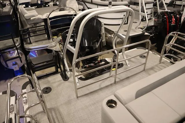 Slide: The Image of Bentley Pontoons Legacy 243 Swingback Triple Tube Pkg 2025 - 16