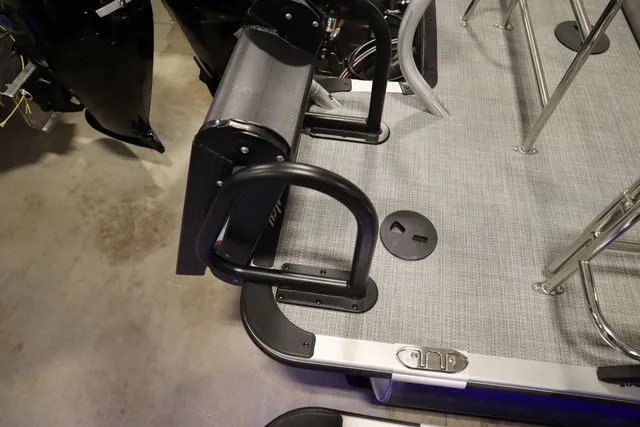 Slide: The Image of Bentley Pontoons Legacy 243 Swingback Triple Tube Pkg 2025 - 17