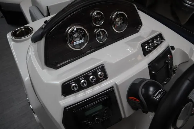 Slide: The Image of Lowe SS 230 WV Special Triple Tube Package 2025 - 10