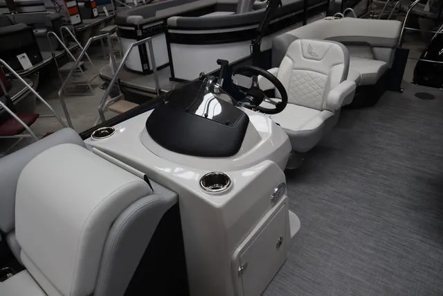 Slide: The Image of Lowe SS 230 WV Special Triple Tube Package 2025 - 11