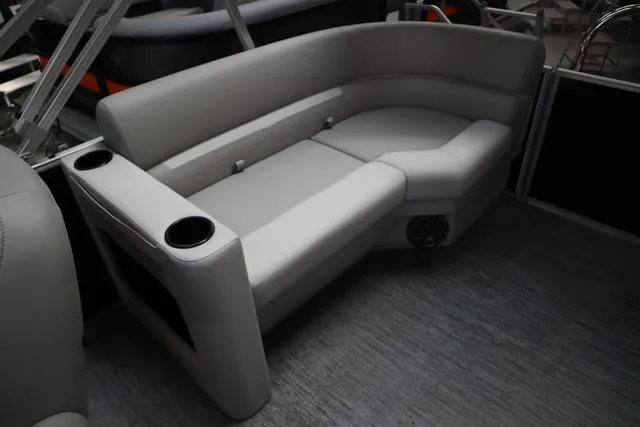 Slide: The Image of Godfrey Experience 2286 SBX Sport Tube Pkg 2025 - 15