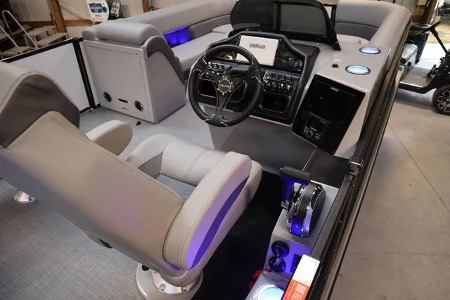 Slide: The Image of Bentley Pontoons Elite 253 Swingback Triple Tube Pkg 2025 - 50