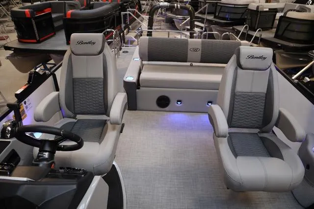 Slide: The Image of Bentley Pontoons Elite 253 Swingback Triple Tube Pkg 2025 - 51