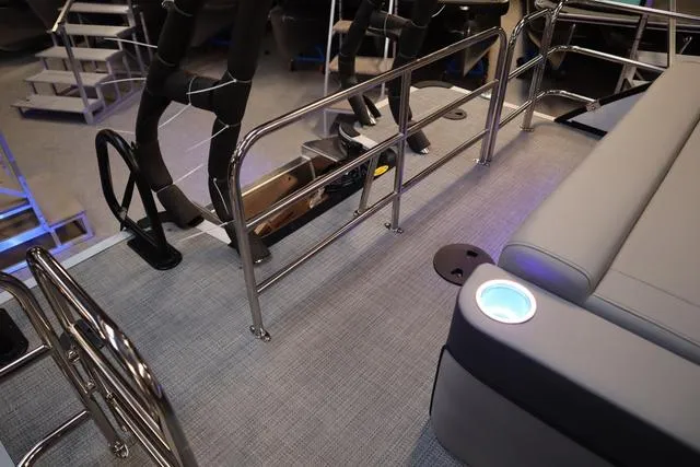 Slide: The Image of Bentley Pontoons Elite 253 Swingback Triple Tube Pkg 2025 - 53