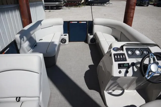 Slide: The Image of Crest Classic 200 LX 2022 - 4