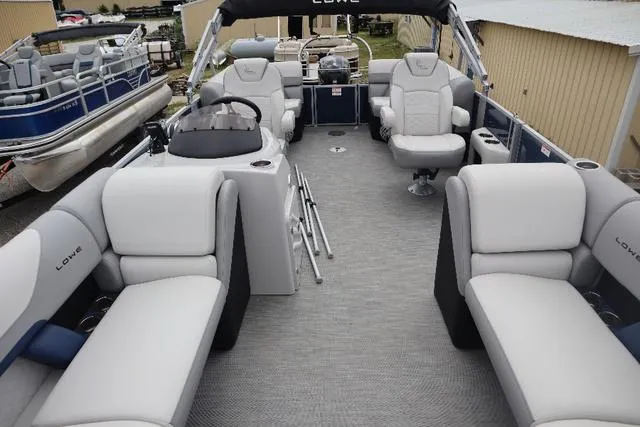 Slide: The Image of Lowe SS 210 WT 2022 - 9