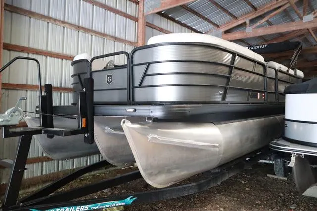 Slide: The Image of Sweetwater 2286 C Triple Tube 2022 - 9