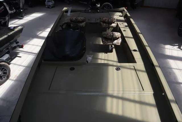 Slide: The Image of Lowe 20 Outlet 2025 - 10