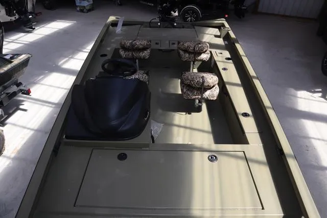 Slide: The Image of Lowe 20 Outlet 2025 - 11