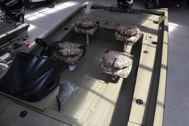 Slide: The Image of Lowe 20 Outlet 2025 - 12