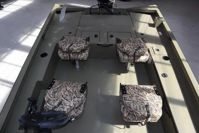 Slide: The Image of Lowe 20 Outlet 2025 - 13