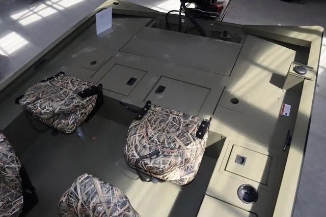 Slide: The Image of Lowe 20 Outlet 2025 - 17