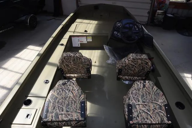 Slide: The Image of Lowe 20 Outlet 2025 - 19