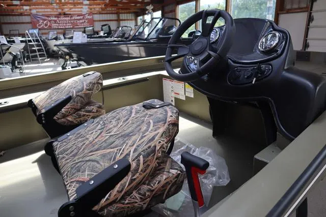 Slide: The Image of Lowe 20 Outlet 2025 - 6