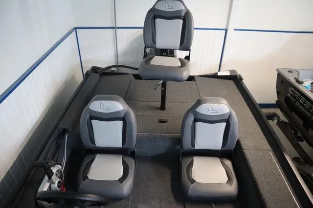 Slide: The Image of Lowe Skorpion 16 2025 - 2