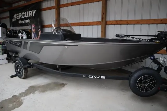 The Image of Lowe Fishing Machine 1675SC 2025 - 1