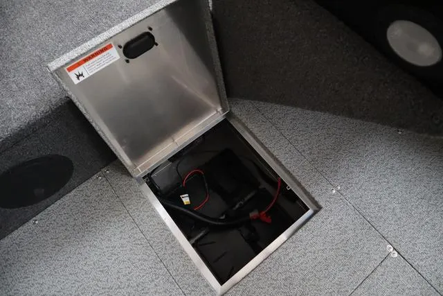 Slide: The Image of Lowe Fishing Machine 1675SC 2025 - 10