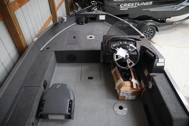 Slide: The Image of Lowe Fishing Machine 1675SC 2025 - 13