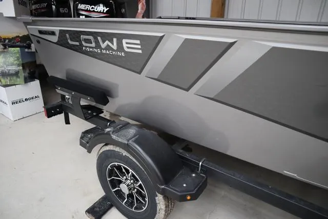 Slide: The Image of Lowe Fishing Machine 1675SC 2025 - 4