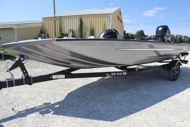 Slide: The Image of Lowe 20 Outlet 2025 - 1